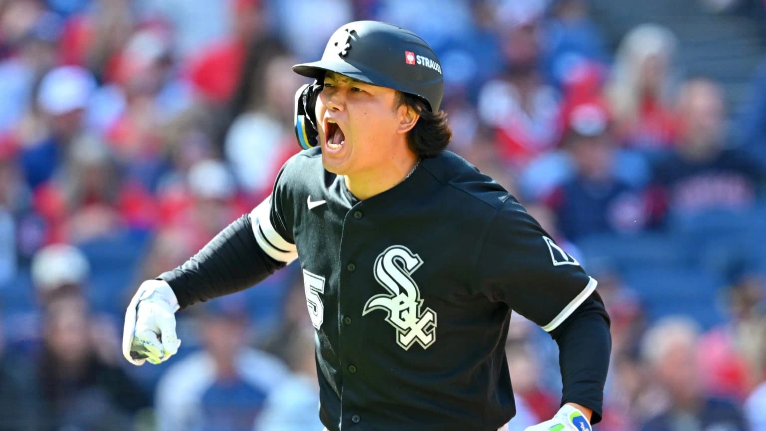 Murakami pega HR y Chicago gana el primero en la ALDS